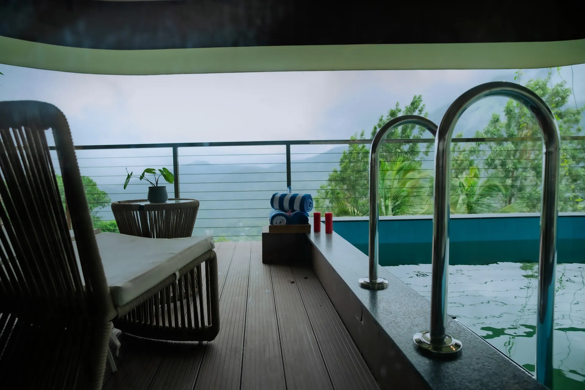 Romantic Pool Heaven - Space 20